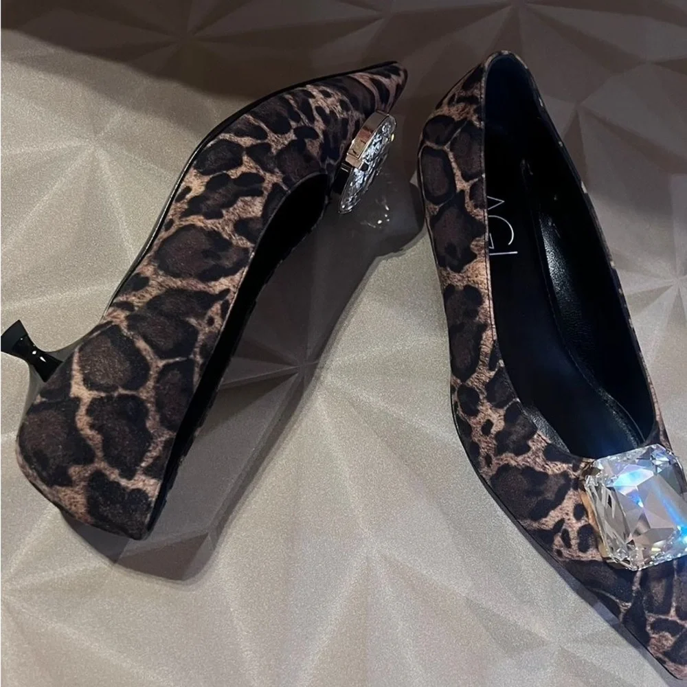 AGL Leopard Print kitten heel Women's pump with Crystal Embellishment NWT EU 36